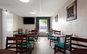 Super 8 By Wyndham Columbus